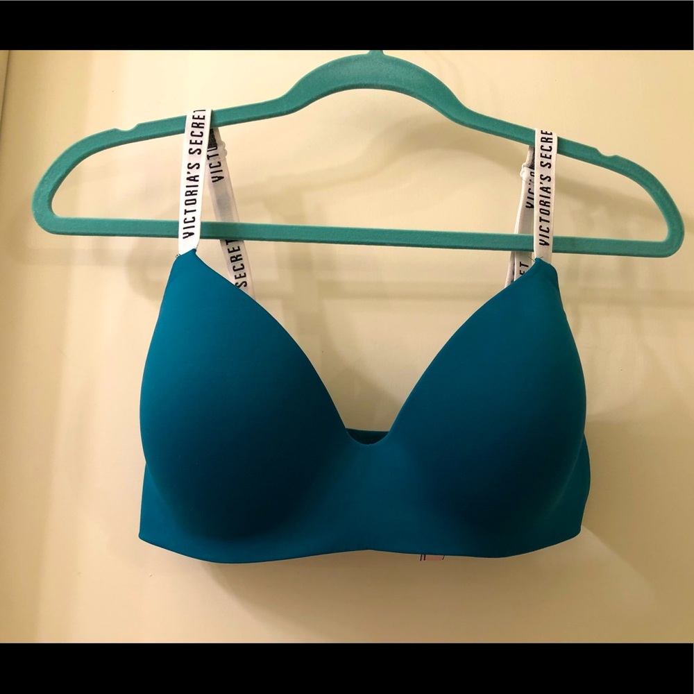 Victoria’s Secret Lightly Lined Wireless Bra